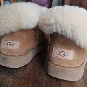 Ugg mini fluff